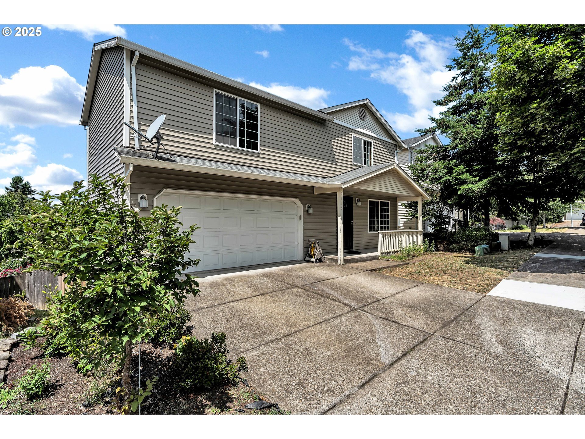 Property Photo: 5115 SE 140th Pl OR 97236