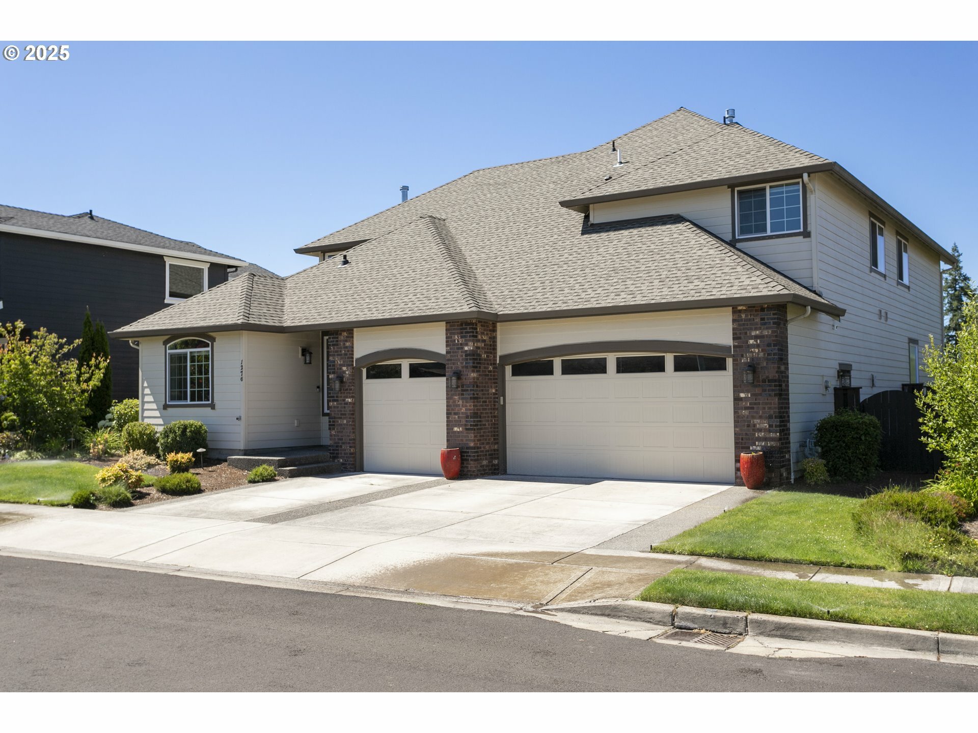 Property Photo: 1276 S 15th Way WA 98642