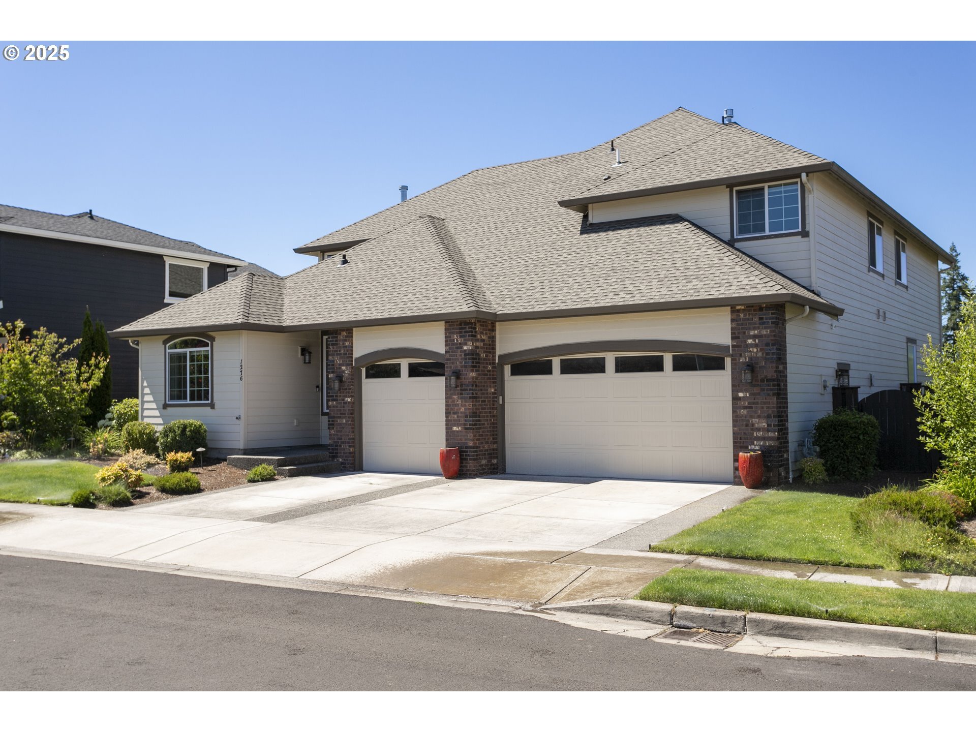 Property Photo: 1276 S 15th Way WA 98642