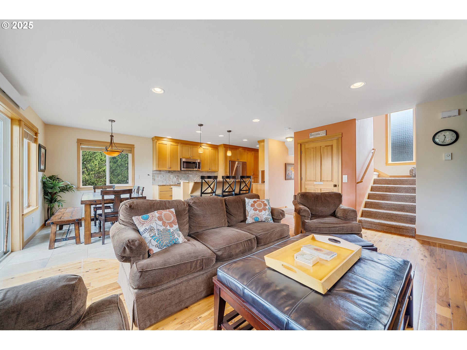 Property Photo: 8916 Pelican Ln 4 OR 97130