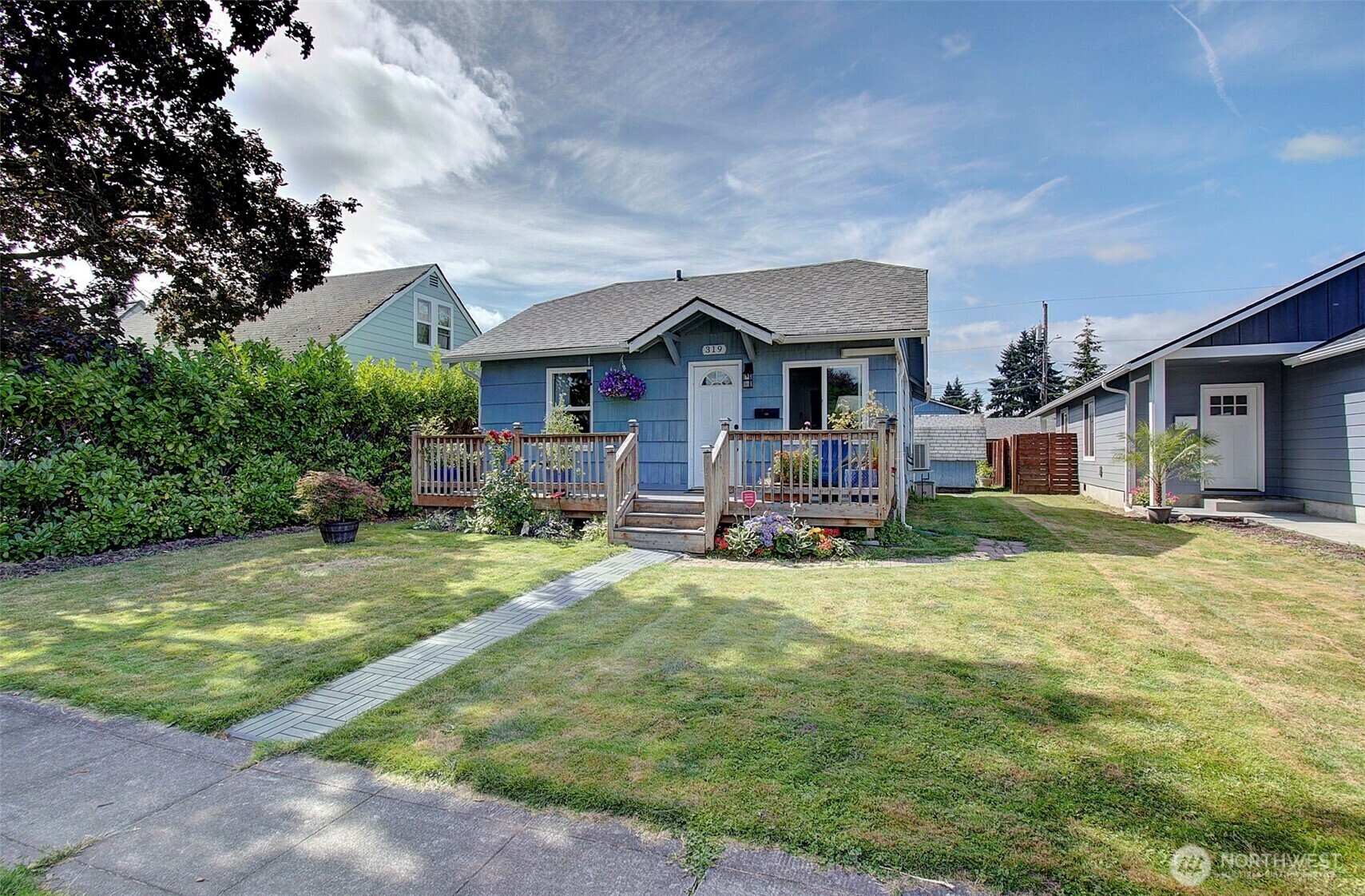 Property Photo: 319 Colorado Street WA 98632