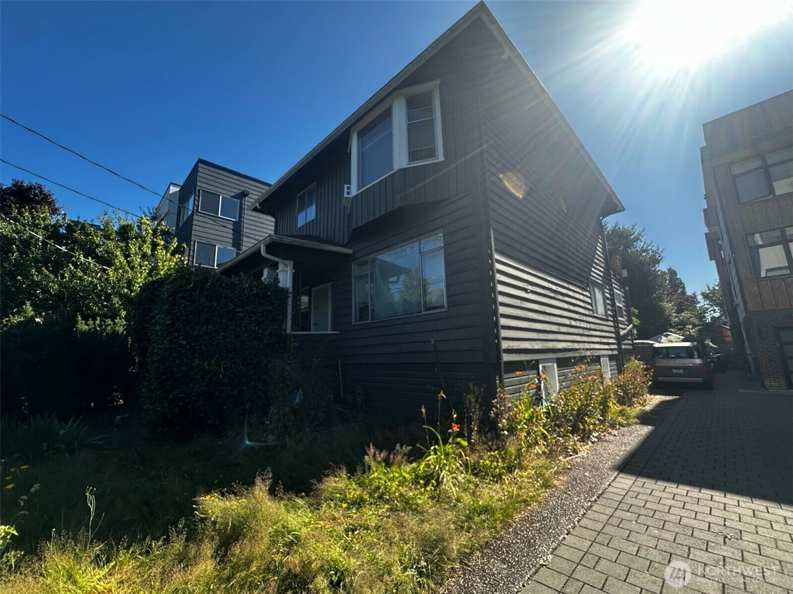 Property Photo: 4410 Francis Avenue N WA 98103