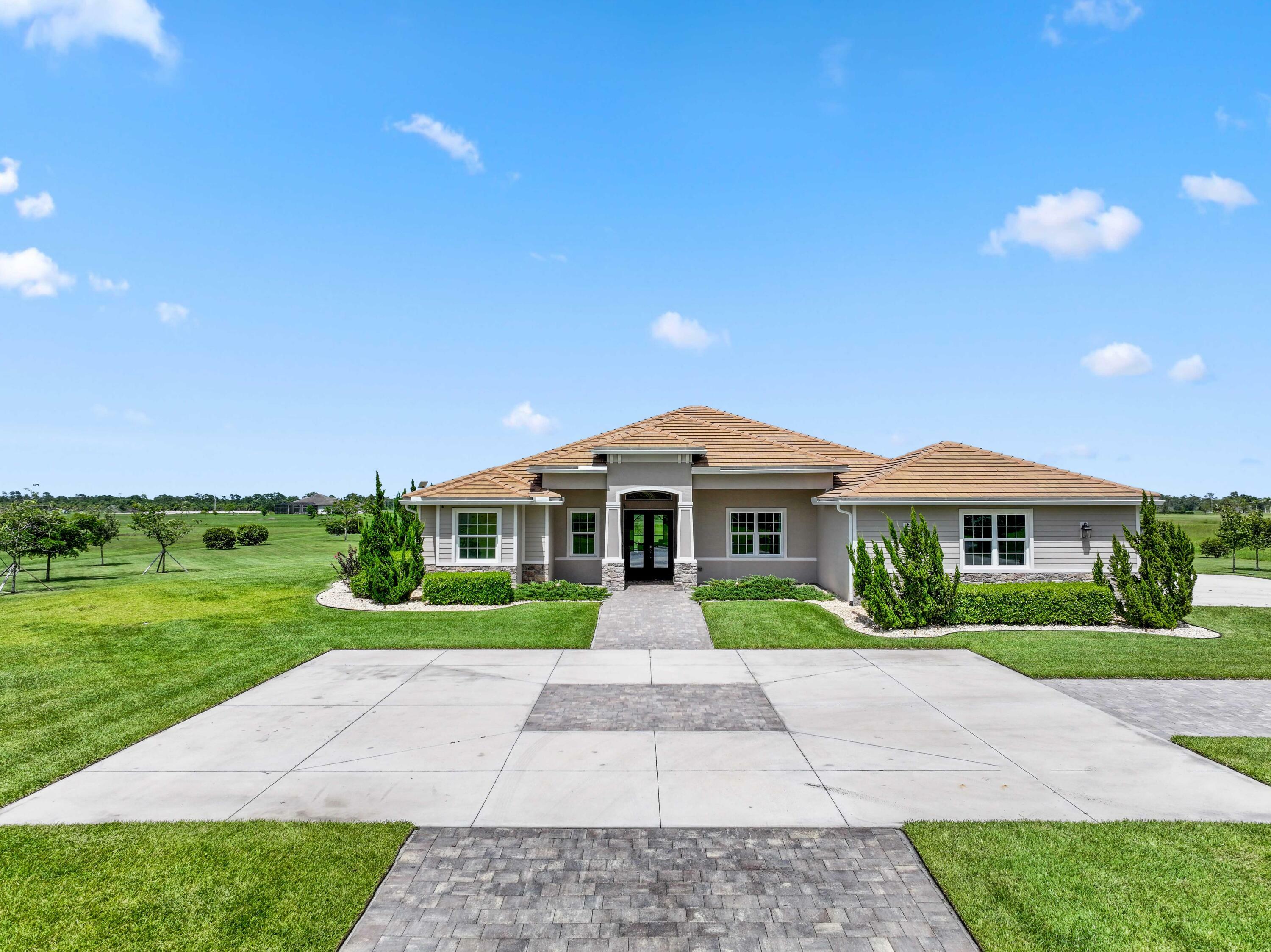 Property Photo: 5901 SW Saddlebrook Lane FL 34990