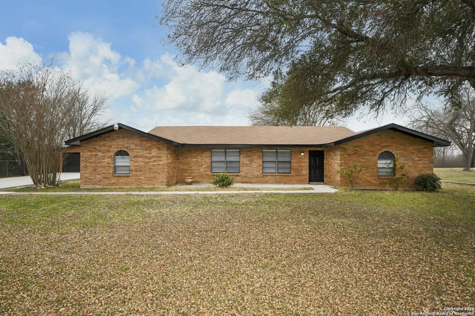 Property Photo: 3295 Arriola TX 78263