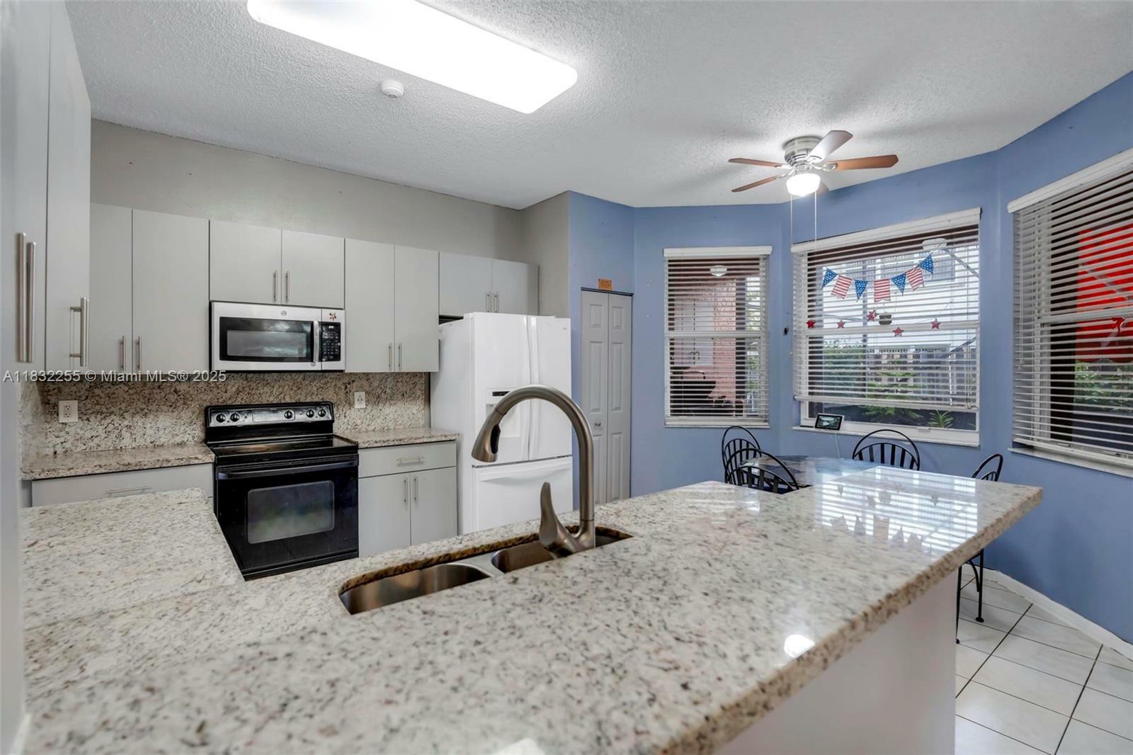 Property Photo: 1935 SW 150 Ave FL 33027