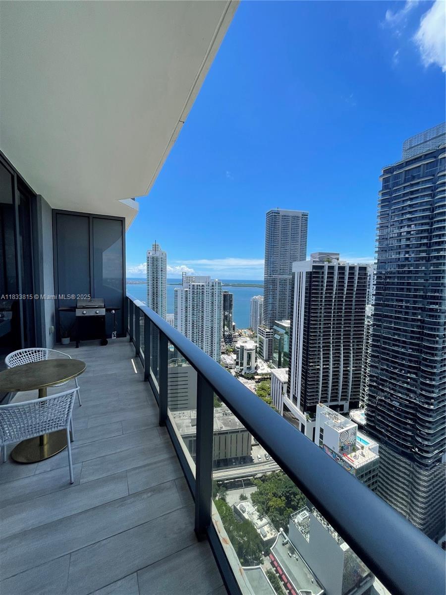 Property Photo: 45 SW 9th St 4405 FL 33130