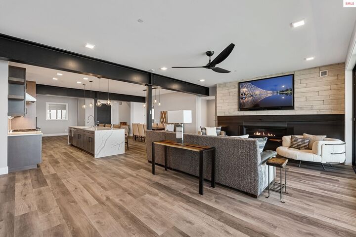 Property Photo:  802 Sandpoint Ave #8202  ID 83864 