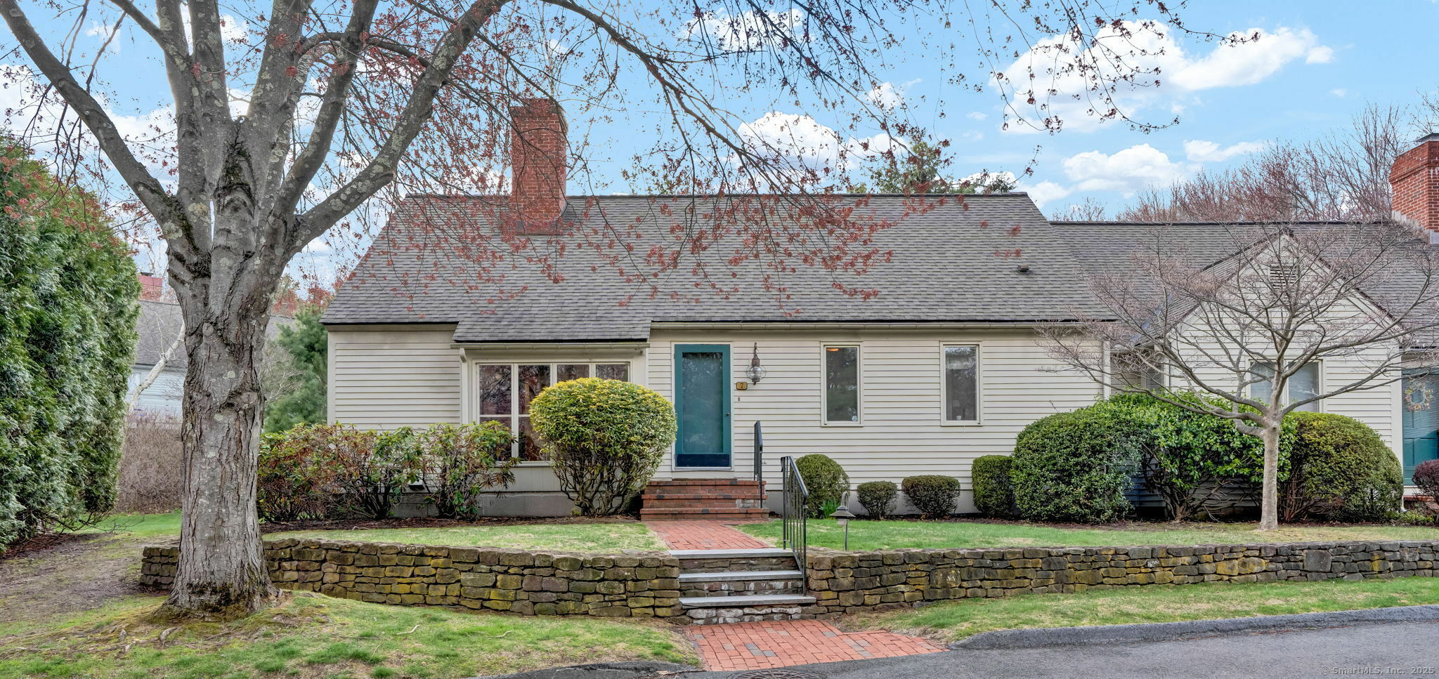 Property Photo: 189 Redstone Hill Road 7 CT 06010