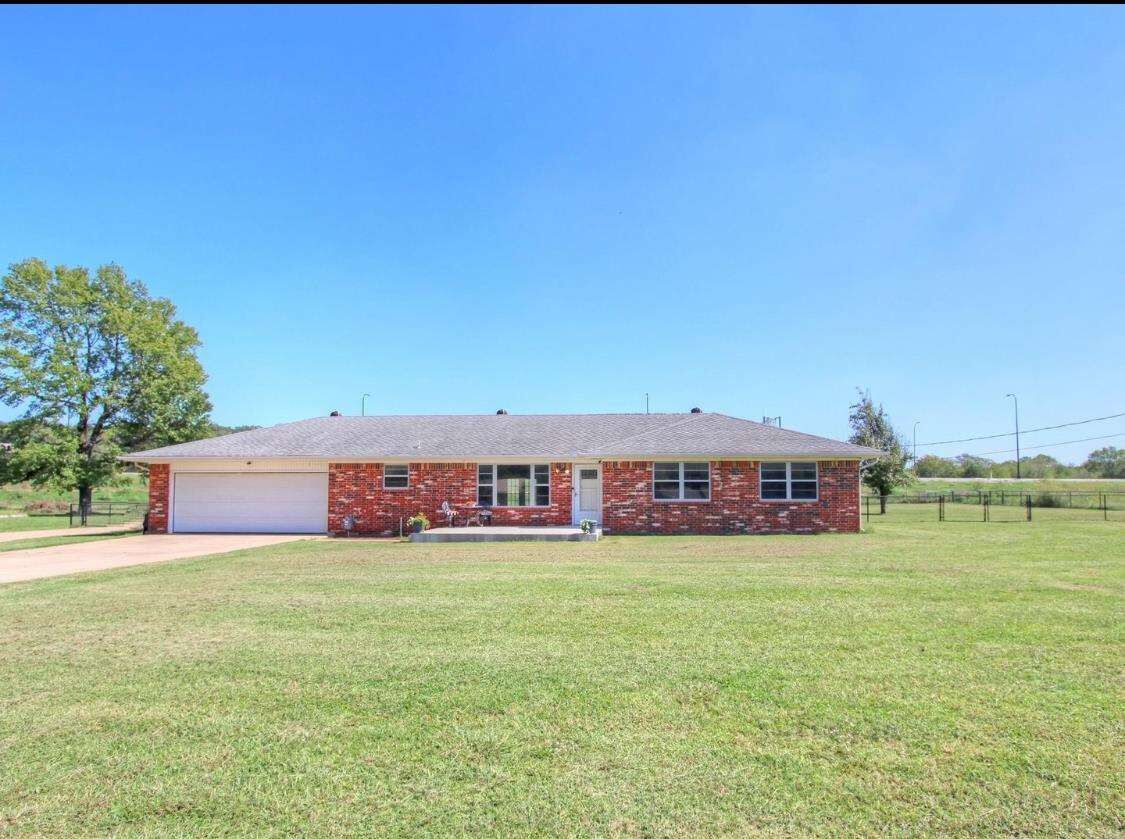 Property Photo: 3227 S 57th West Avenue OK 74107