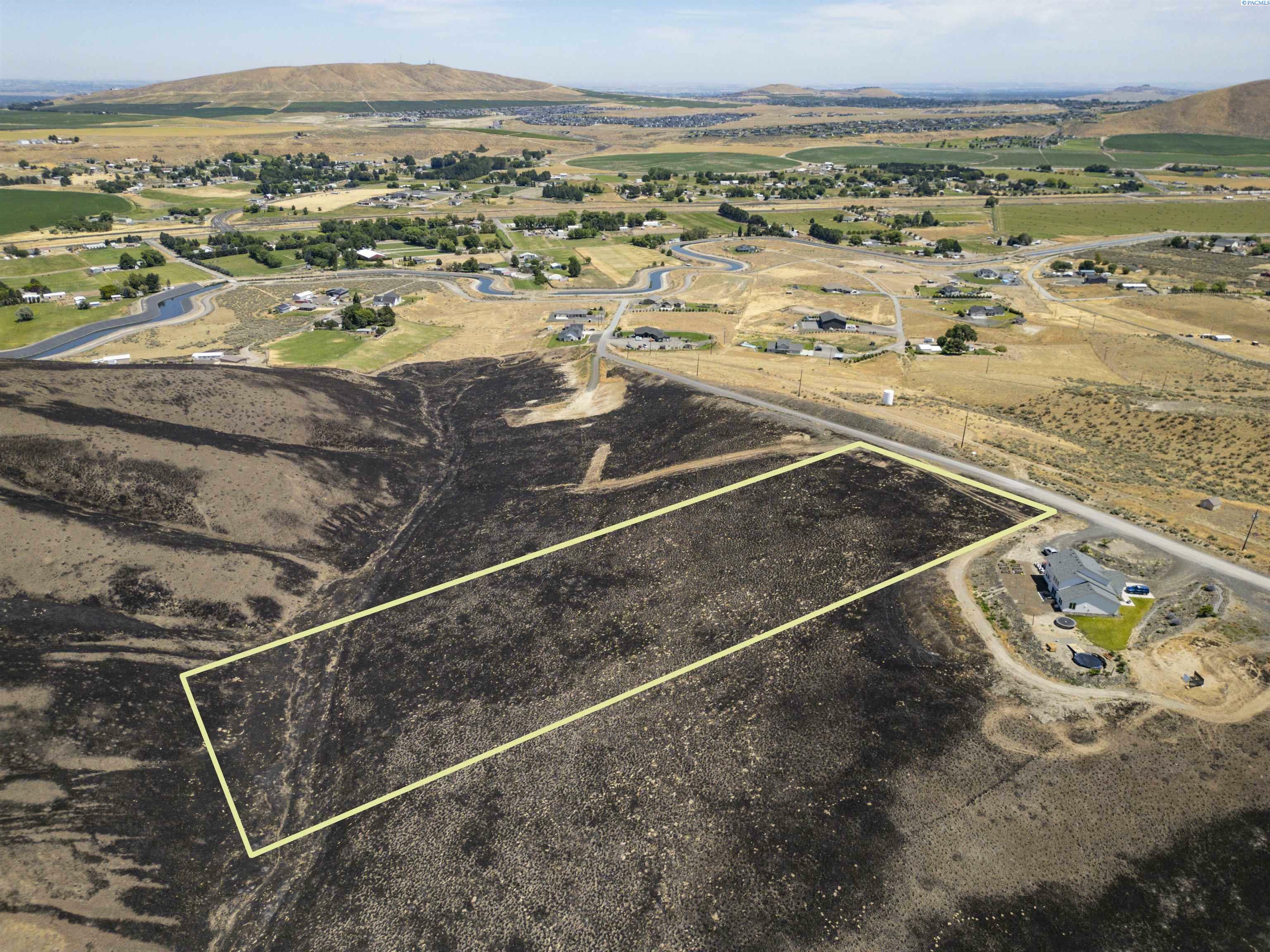 Property Photo: 54116 E Taggart Pr SE WA 99320