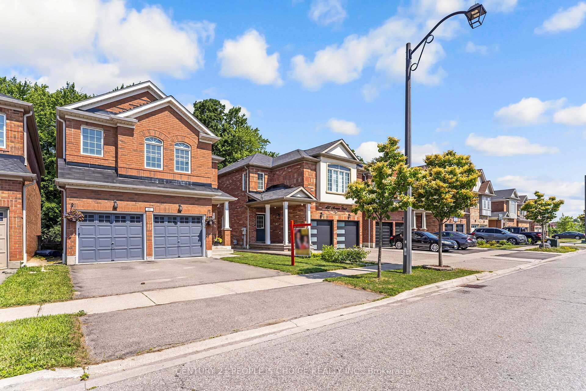 Property Photo: 461 Acumen Court ON L5W 0E2