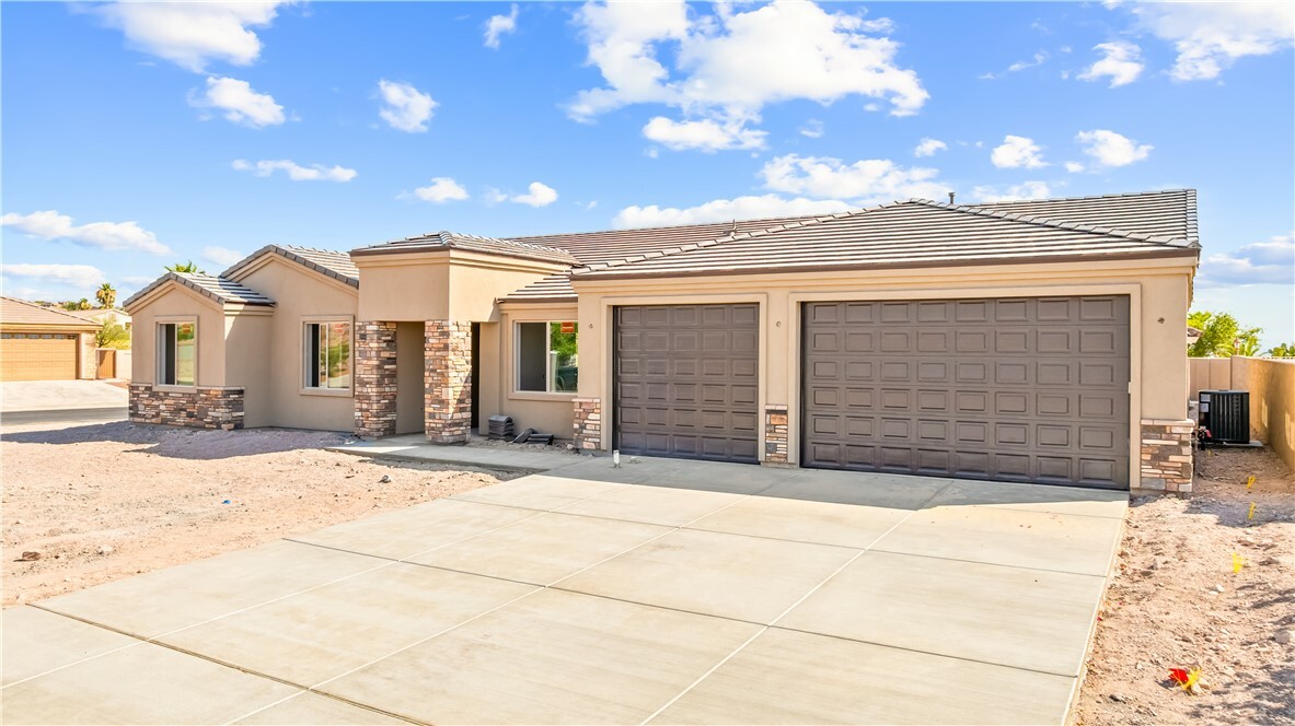 Property Photo: 989 Desert Nights Lane AZ 86429