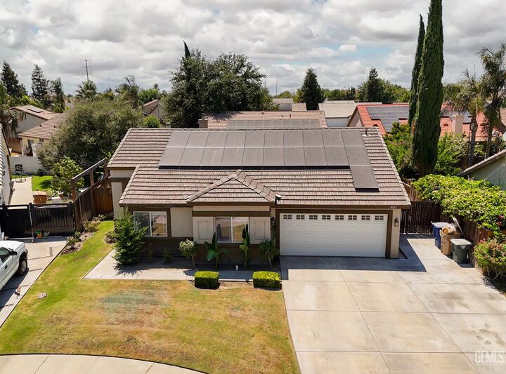 Property Photo:  4811 Council Bluffs Court  CA 93311 