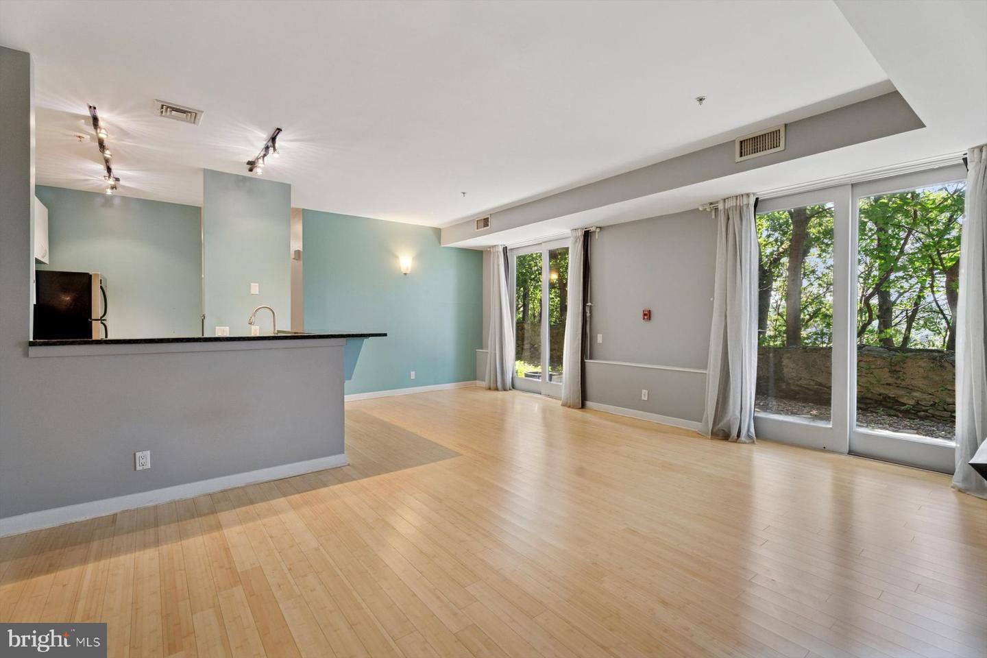 182 Gay Street 301  Philadelphia PA 19128 photo