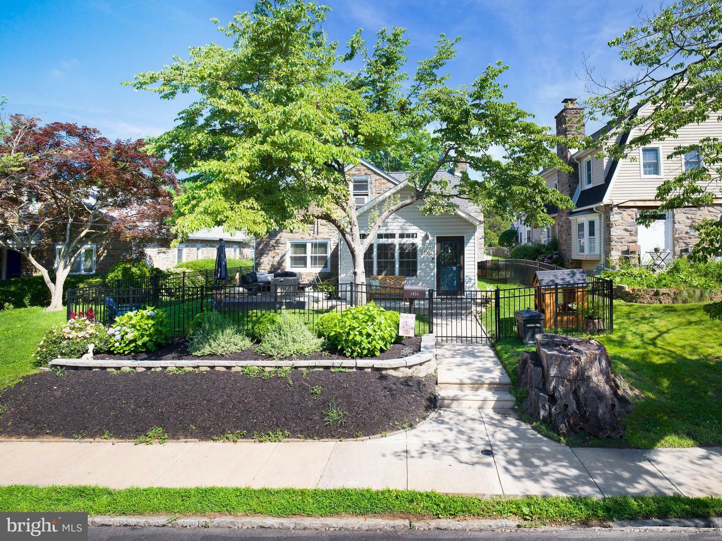 Property Photo: 1455 Manoa Road PA 19096