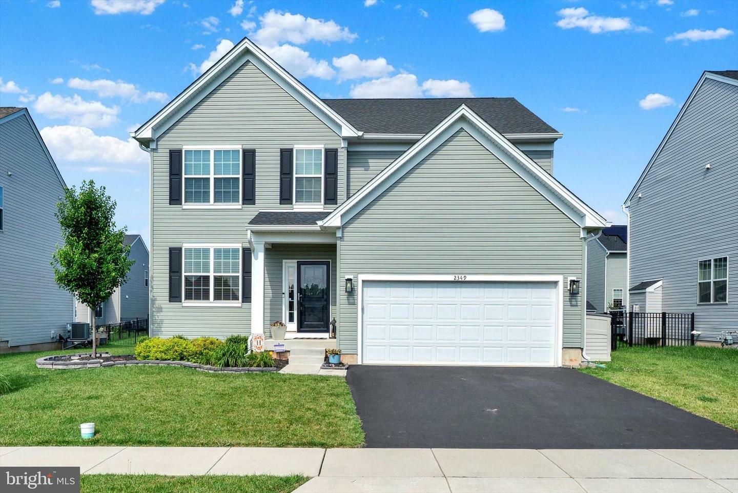 Property Photo:  2349 Twin Lakes Drive  PA 18951 