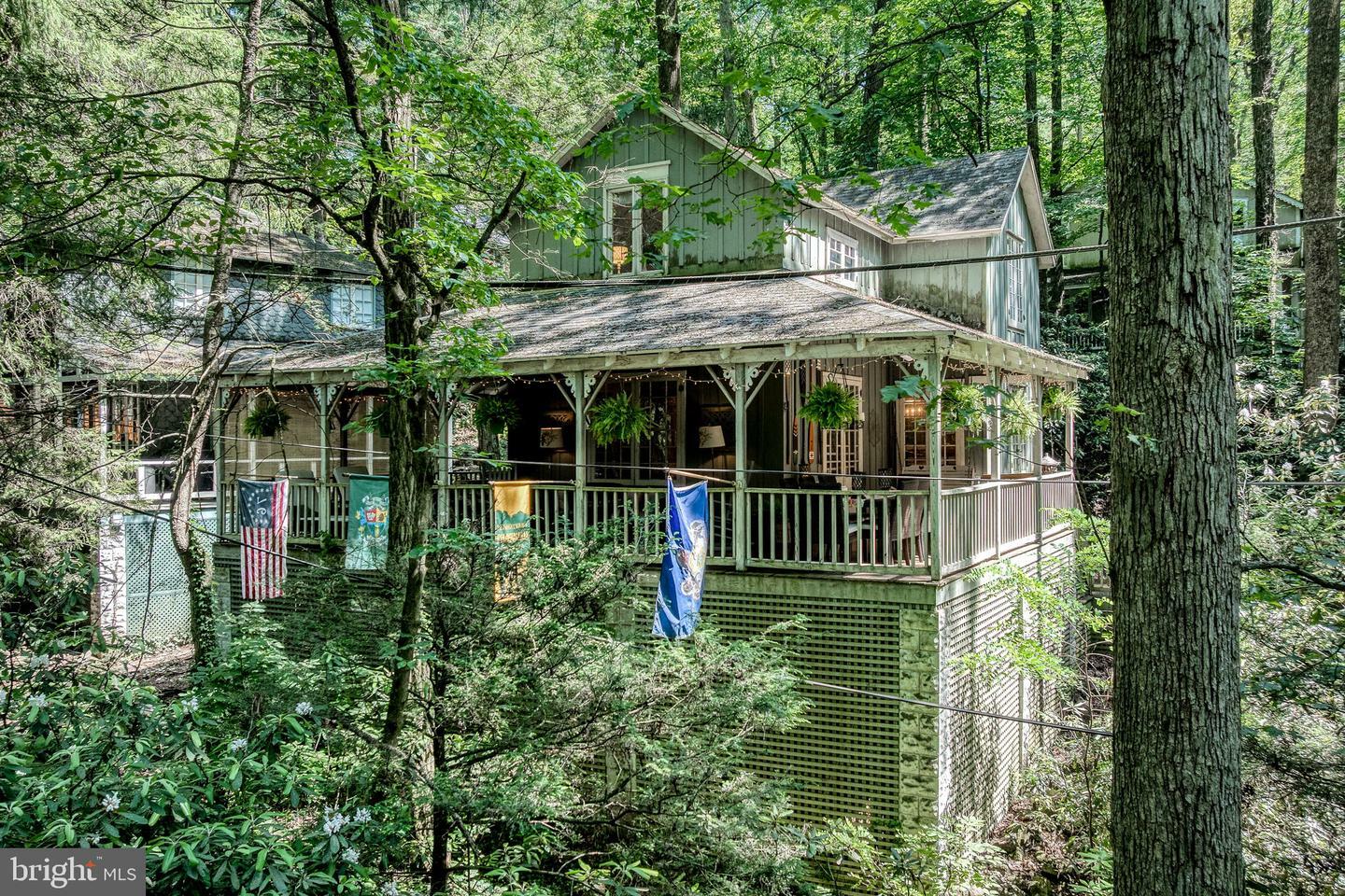 Property Photo:  208 Columbia Avenue  PA 17064 