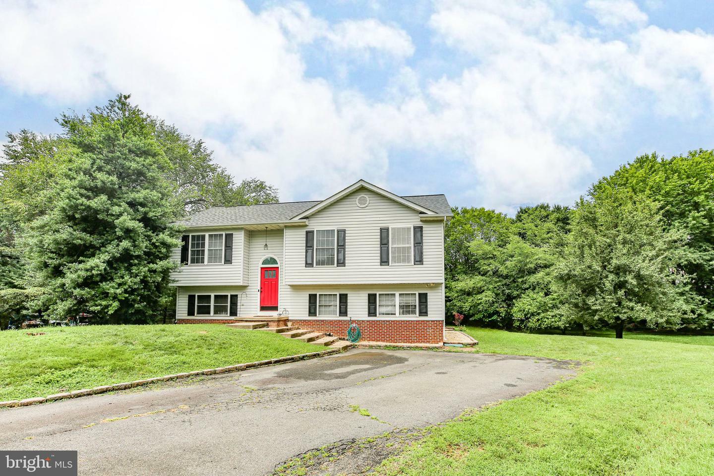 Property Photo:  10708 Live Oak Court  VA 22407 