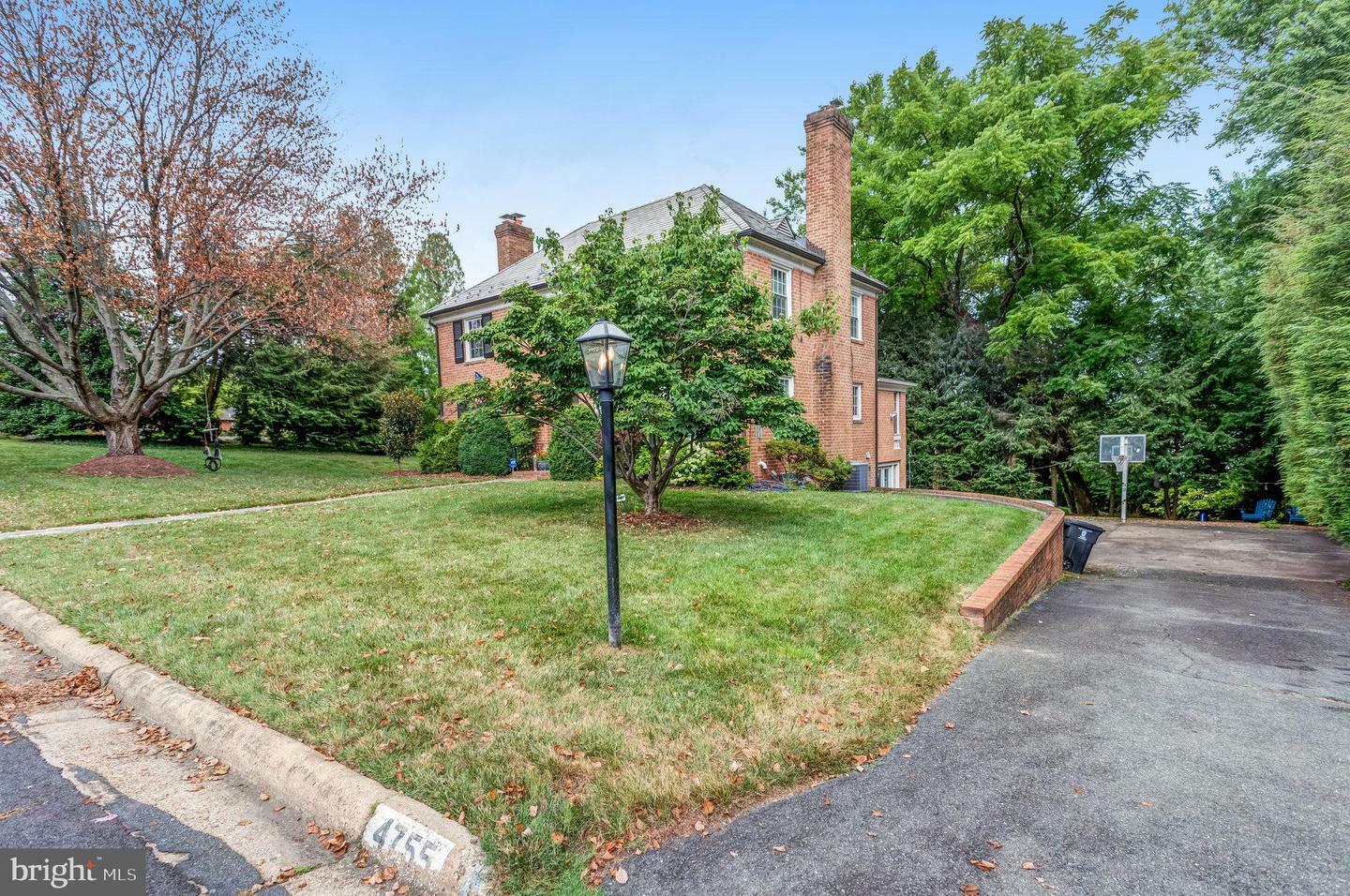 Property Photo: 4755 34th Street N VA 22207