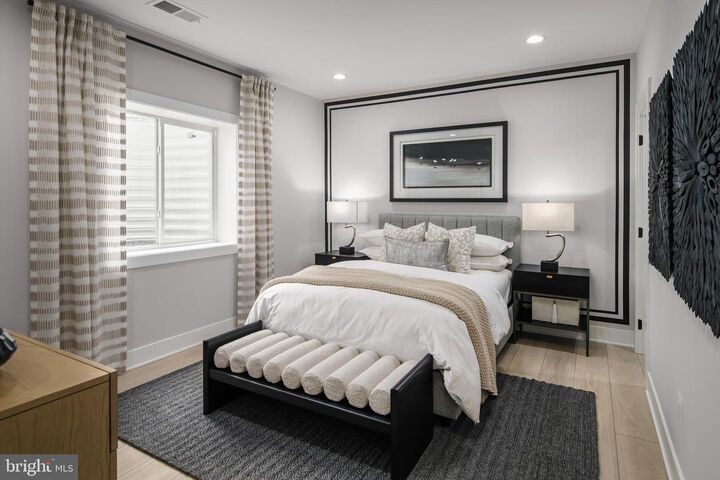 Property Photo:  889 N. Manchester Street  VA 22205 