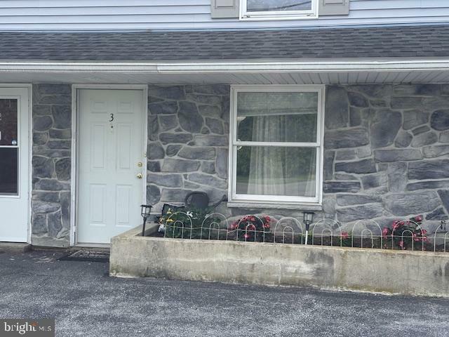 709 Hill Road  Wernersville PA 19565 photo