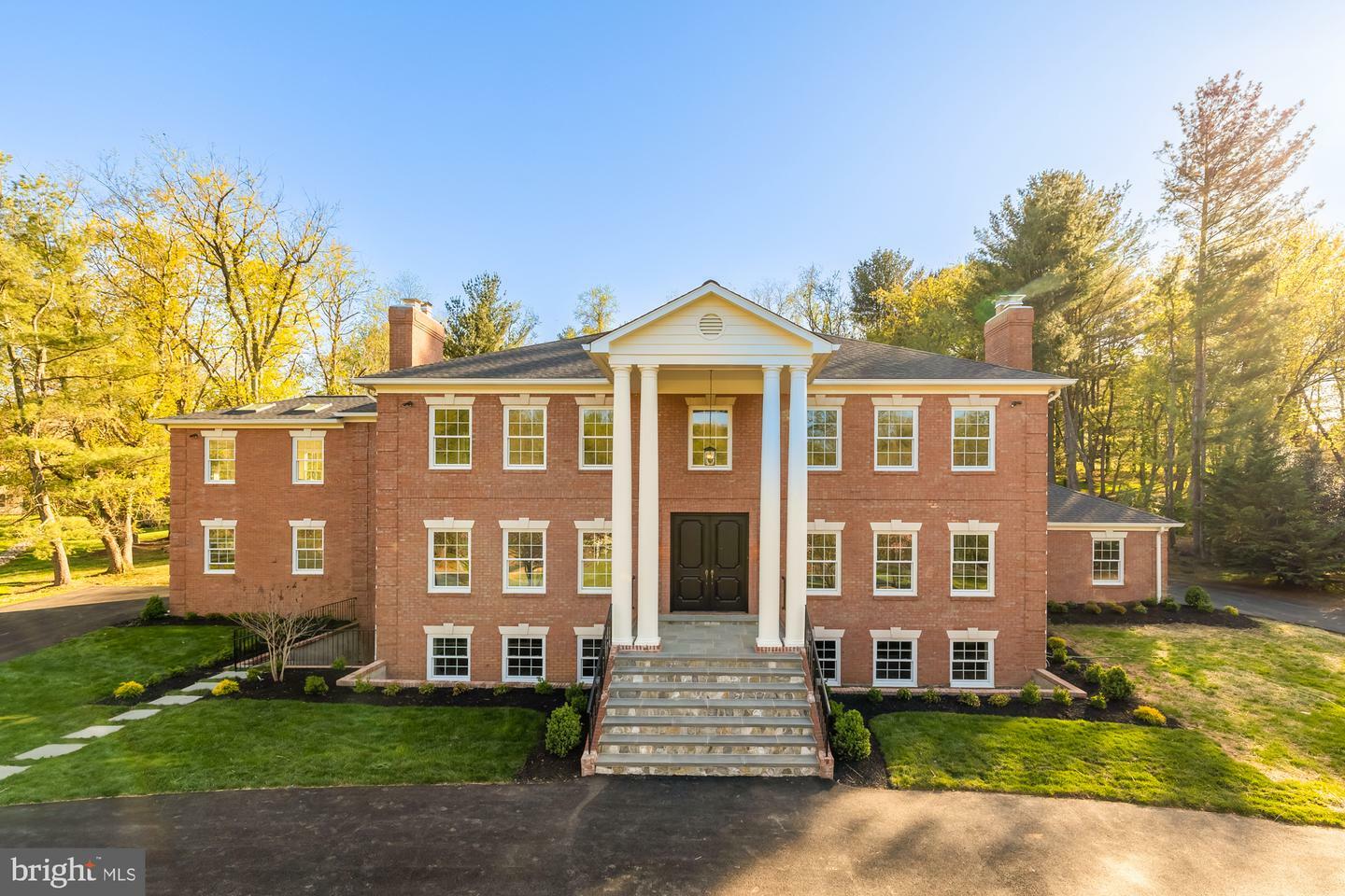 Property Photo: 10821 Barn Wood Lane MD 20854