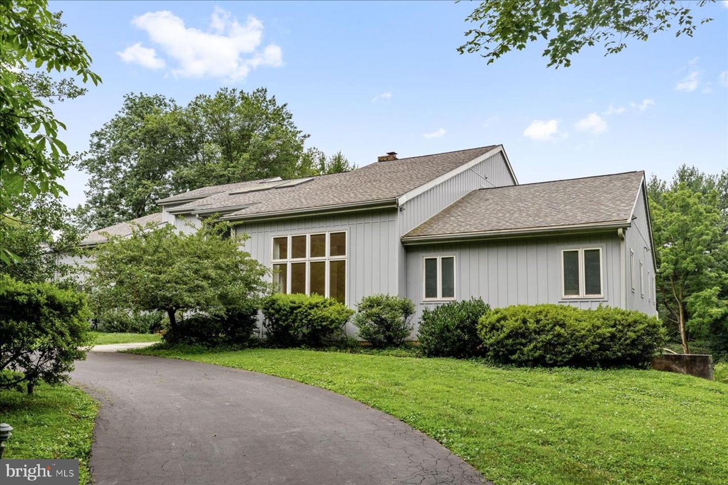 Property Photo:  764 Mount Pleasant Road  PA 19010 