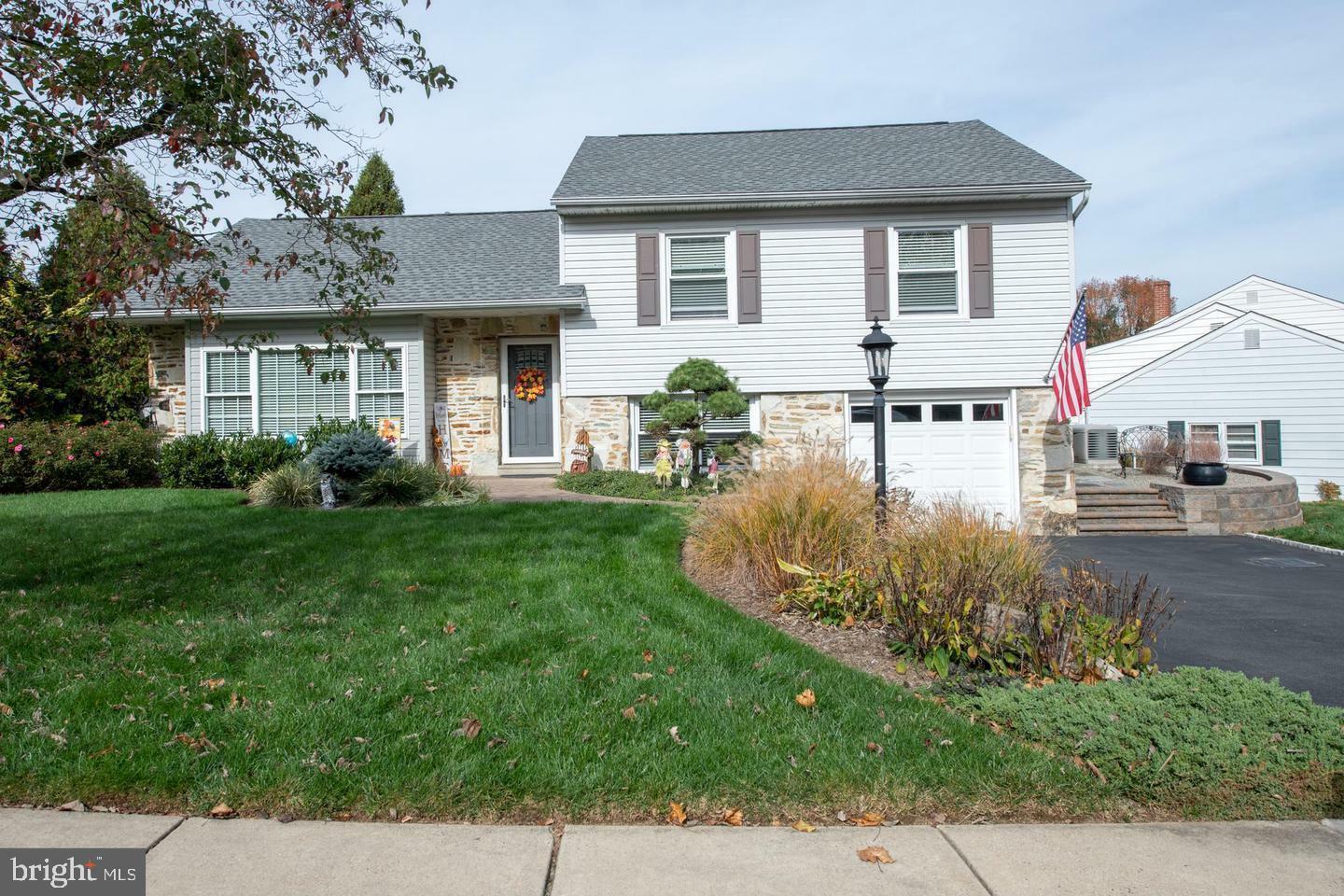 1014 Anna Road  Huntingdon Valley PA 19006 photo