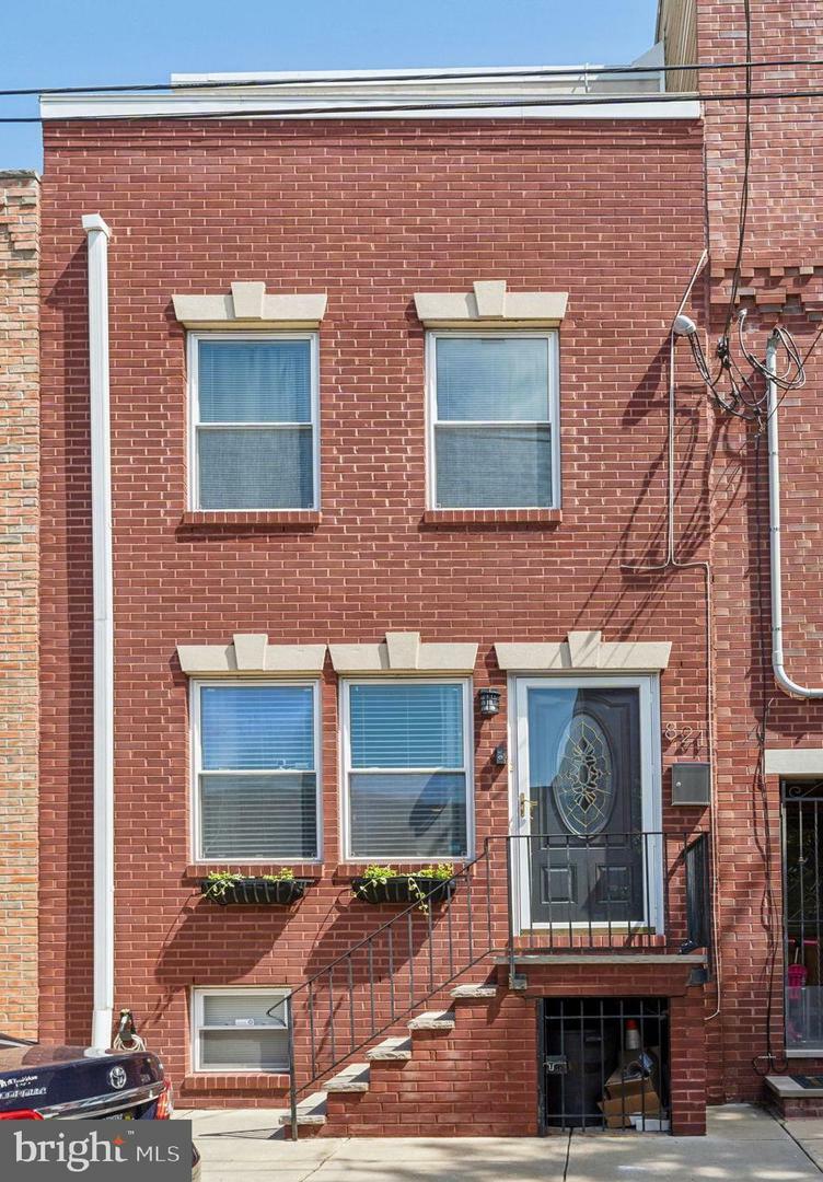 Property Photo: 821 Mountain Street PA 19148