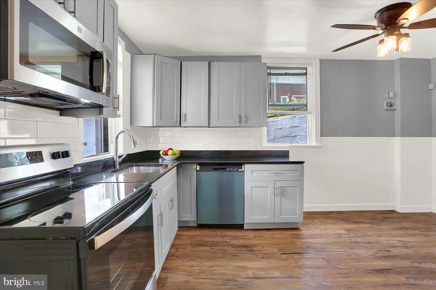 Property Photo:  803 S 5th Street  PA 17113 