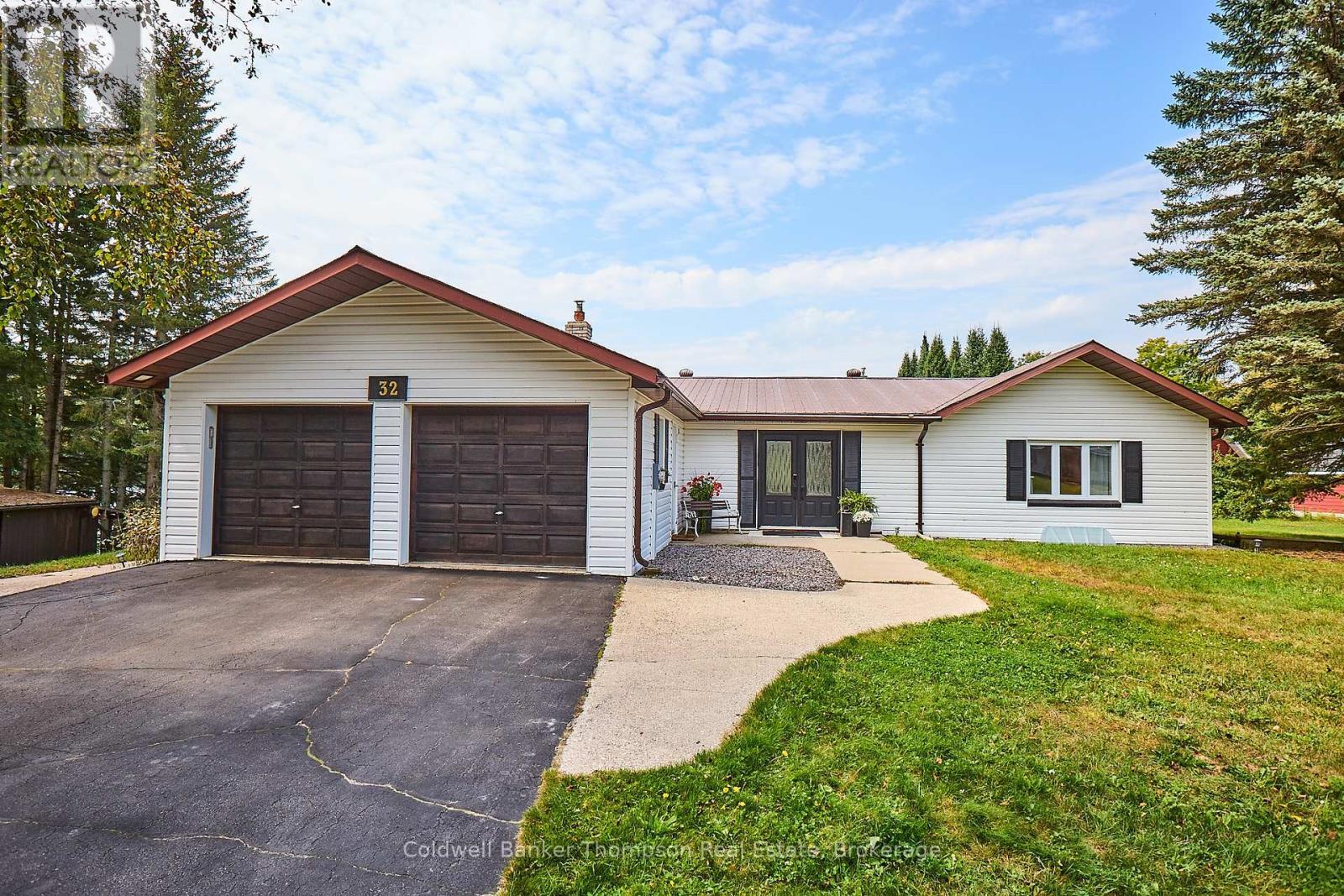 Property Photo: 32 Beach Road ON P0B 1M0