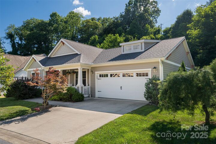Property Photo: 38 Pinebrook Club Drive NC 28804