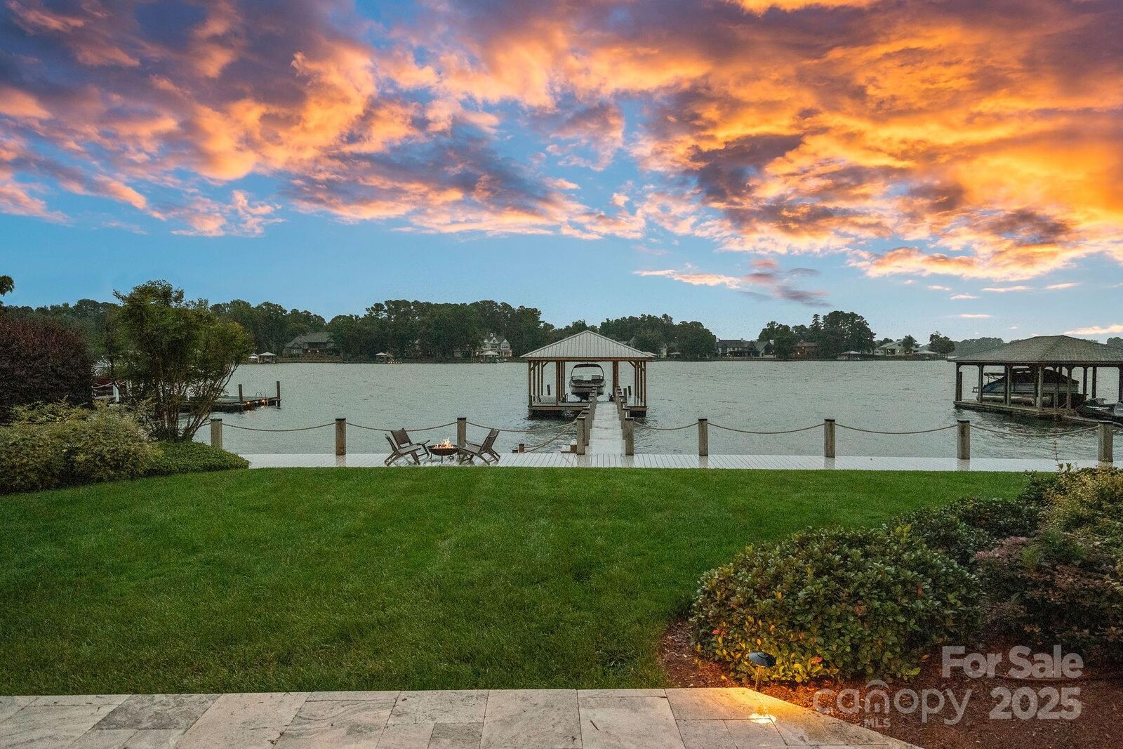 Property Photo: 18408 Harbor Light Boulevard NC 28031