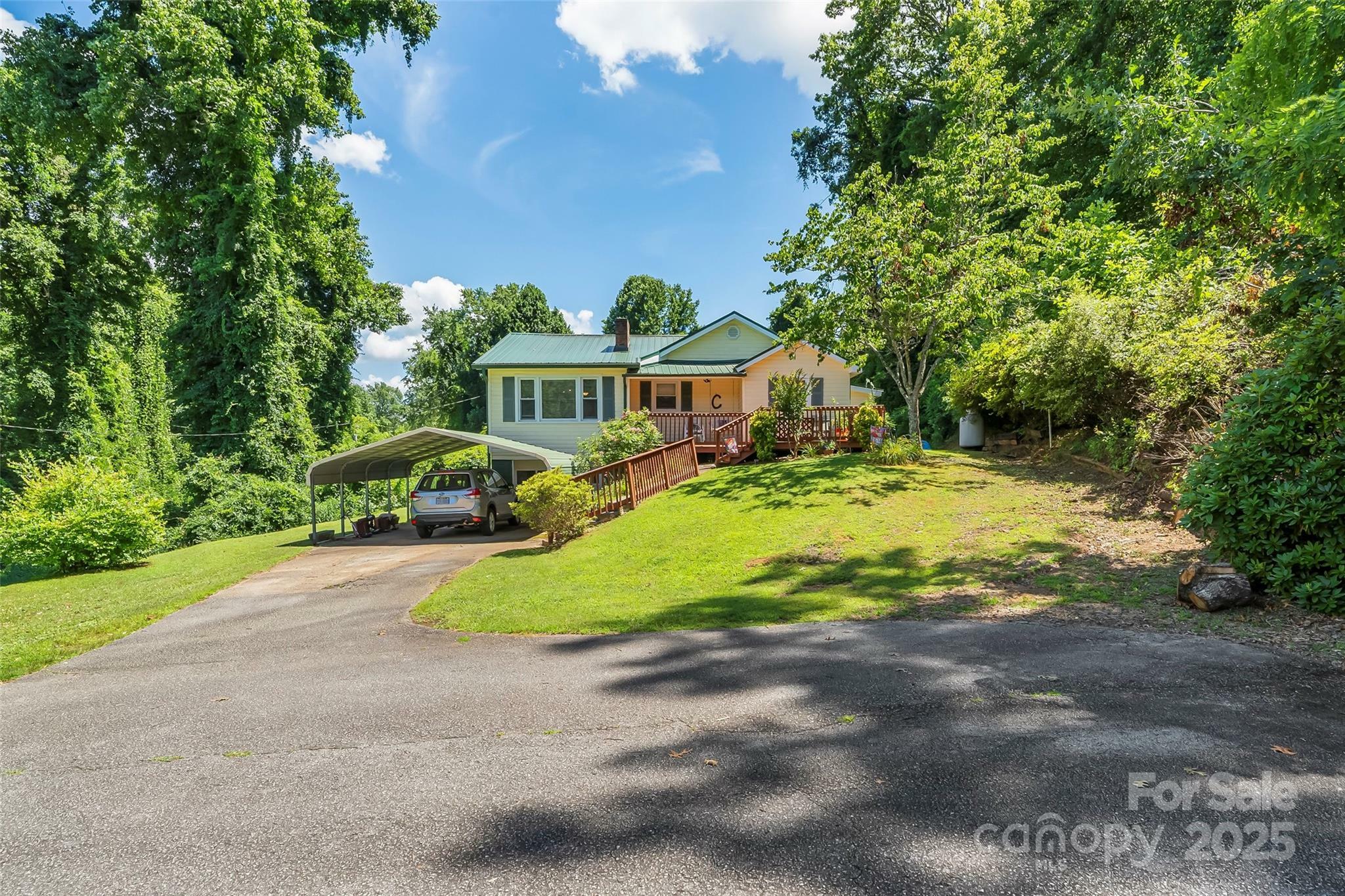 Property Photo: 339 Highland Drive NC 28752