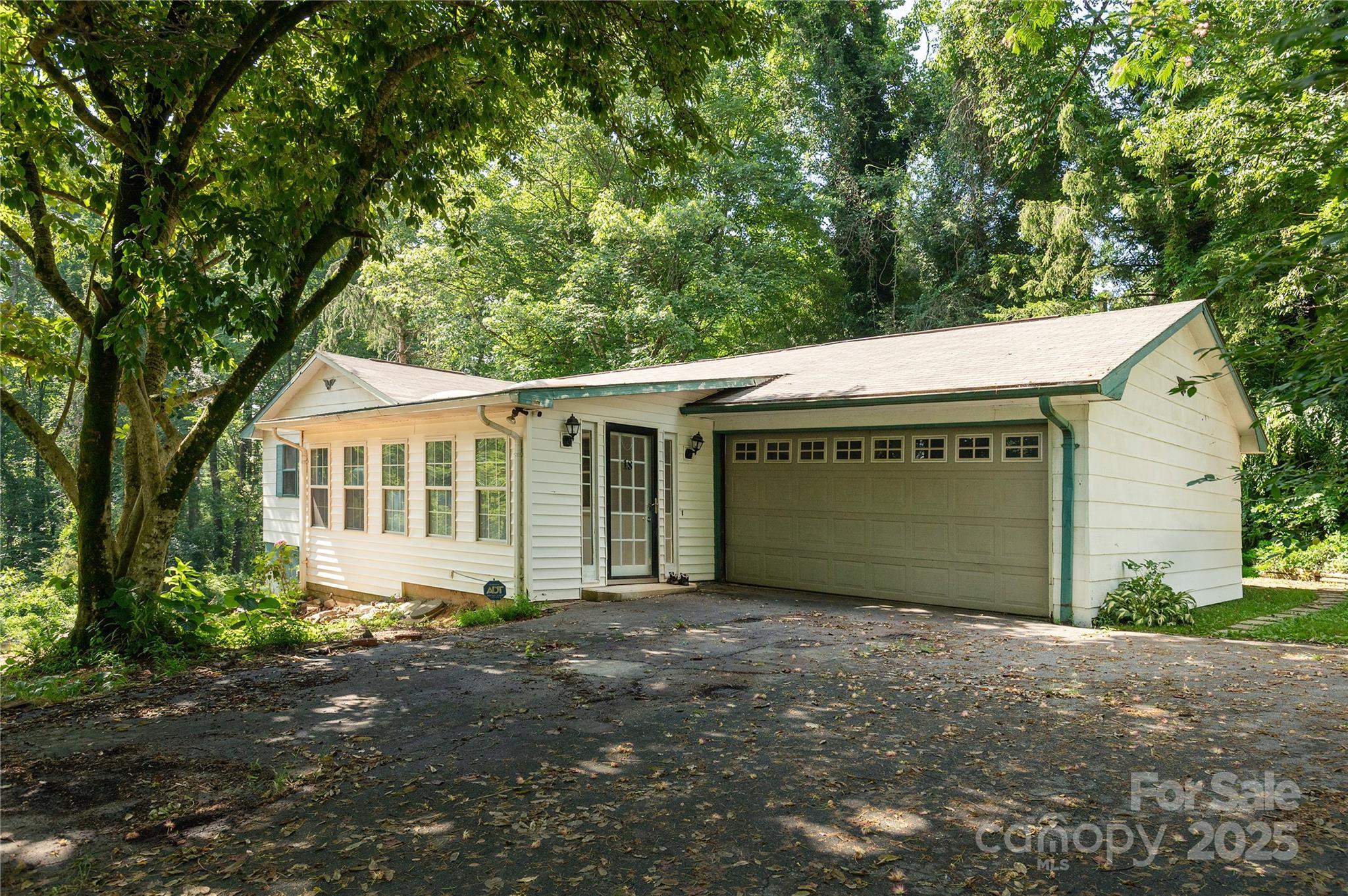 Property Photo: 18 Peaceful Valley Lane NC 28731
