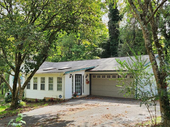 Property Photo:  18 Peaceful Valley Lane  NC 28731 