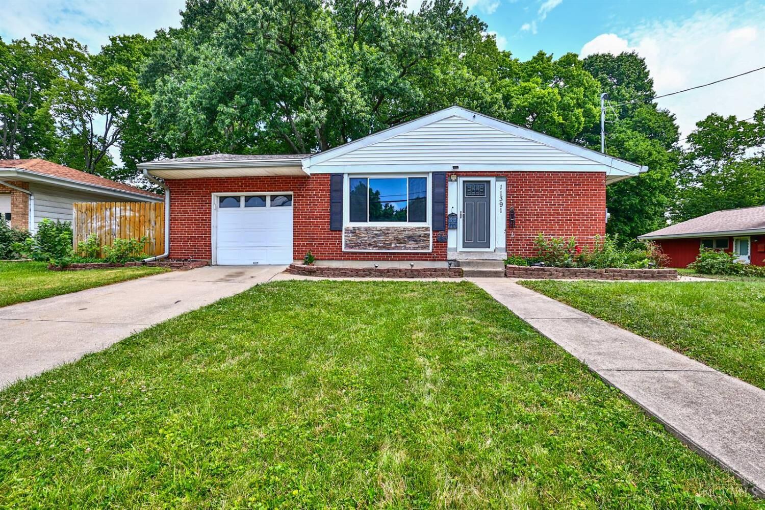 Property Photo: 11391 Rose Lane OH 45246