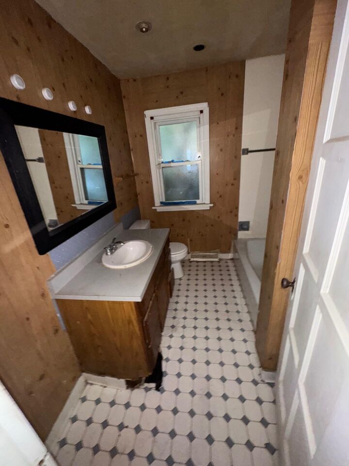 Property Photo: 646 S Weyant Avenue OH 43213