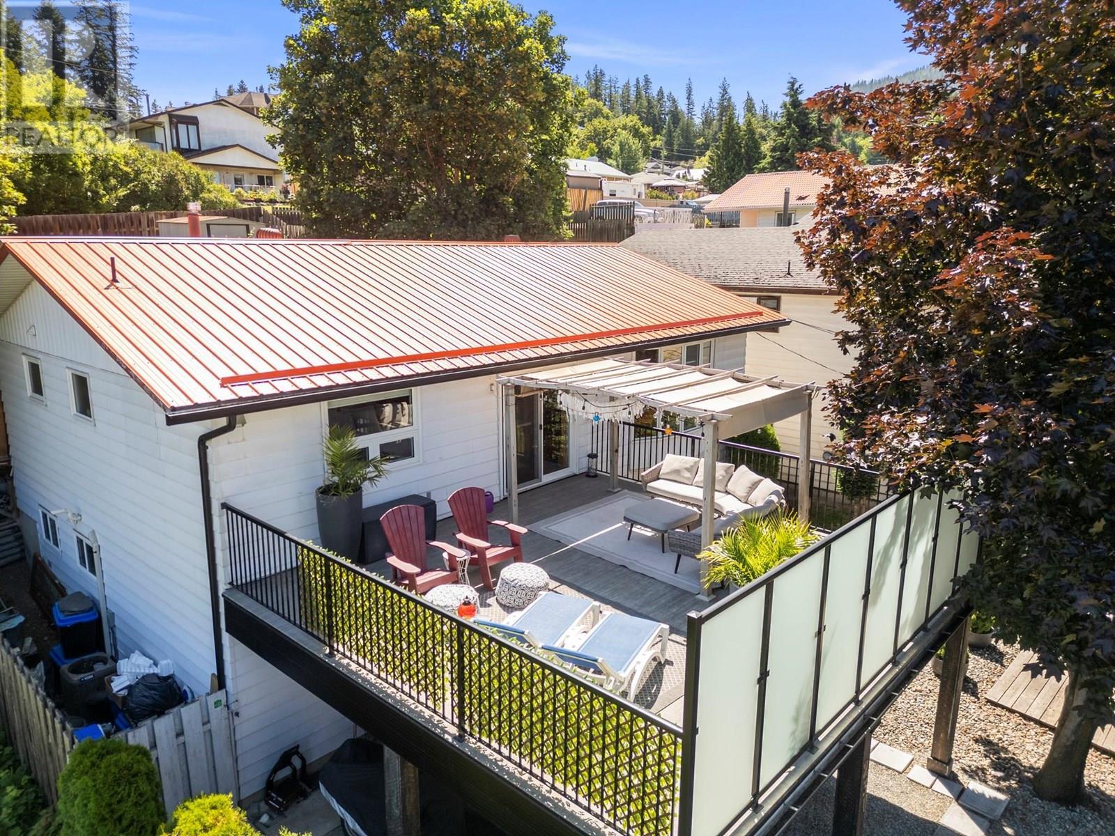 Photo de la propriété: 230 6 Street Southeast BC V1E 4E8