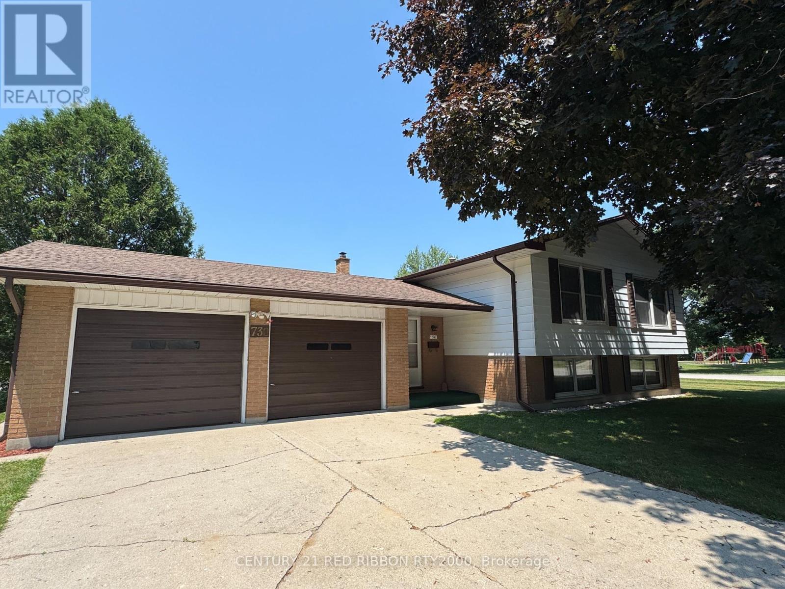 Property Photo: 730 Glover Crescent ON N0L 1W0