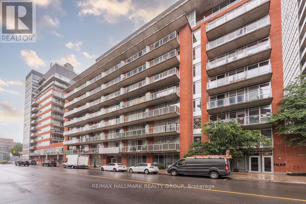 Property Photo: 383 Cumberland Street 308 ON K1N 1J7