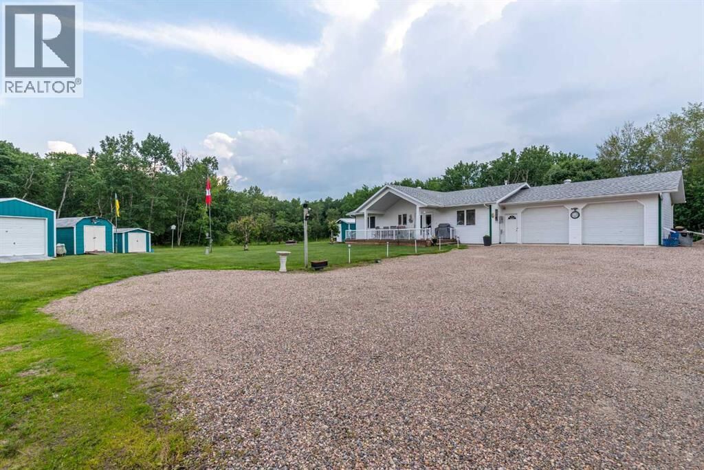 Property Photo: 202 Lakeshore Drive SK S0M 2T0