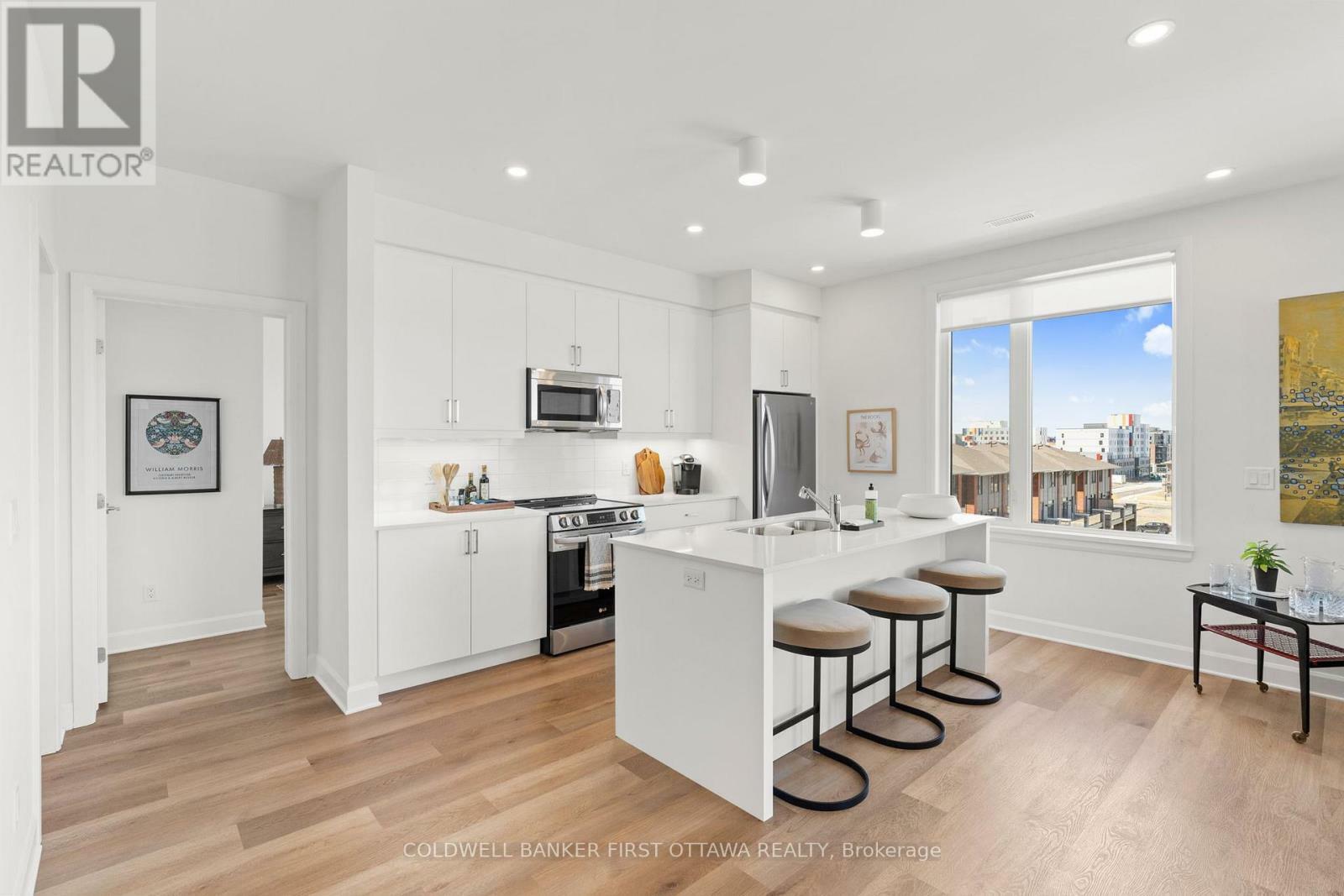 Property Photo: 520 Pimiwidon Street 203 ON K1K 5B4