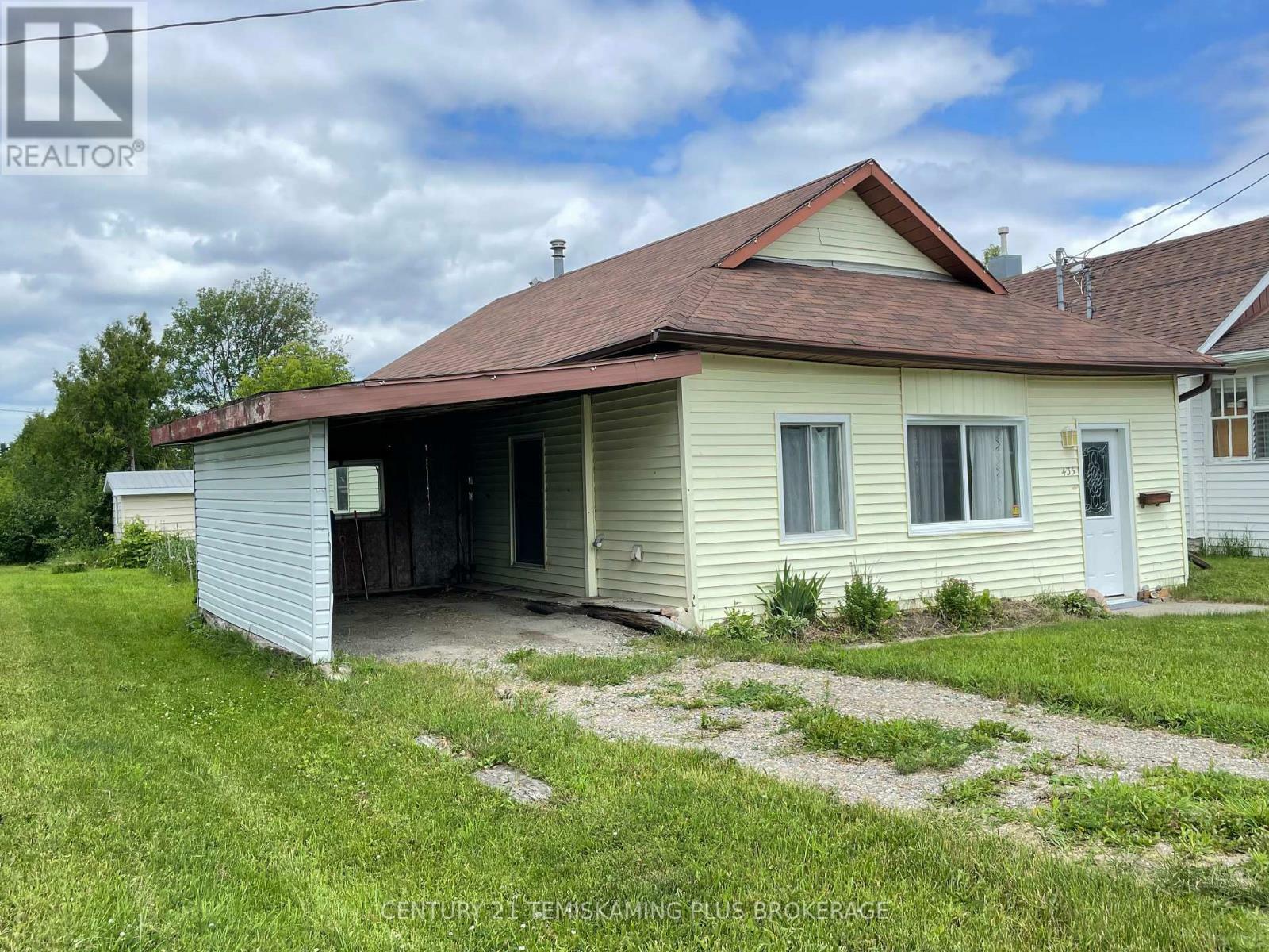Property Photo: 435 Blackwall Street ON P0J 1K0