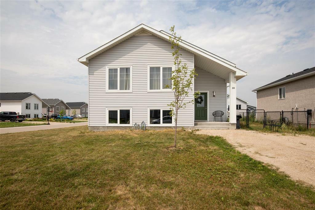 Property Photo: 68 Imperial Crescent MB R5G 3G0
