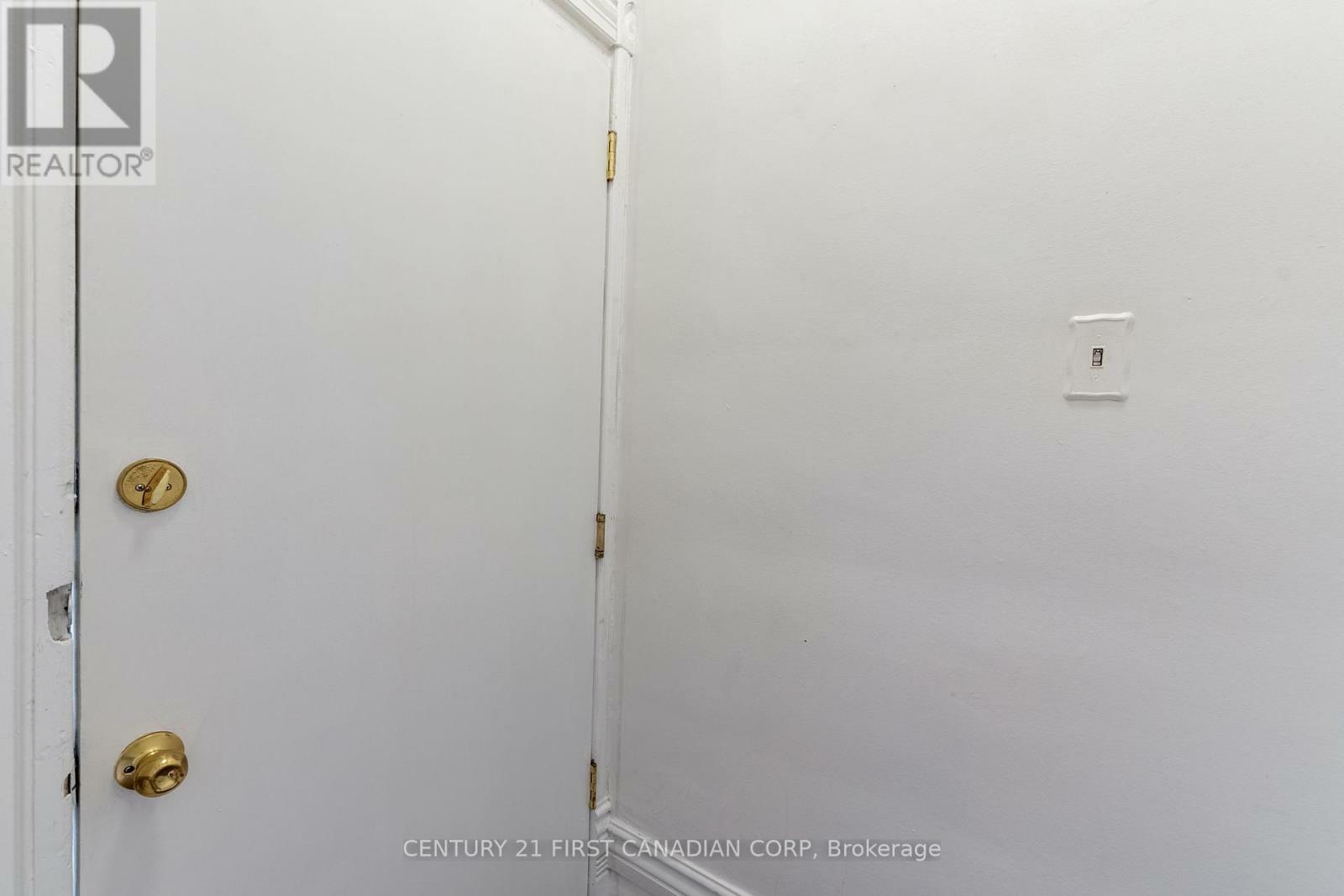 Property Photo: 578 Waterloo Street ON N6B 2P9
