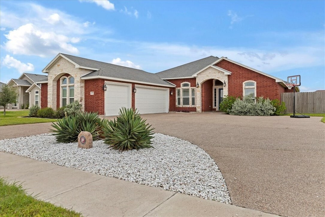 Property Photo: 2573 Pacific View TX 78415