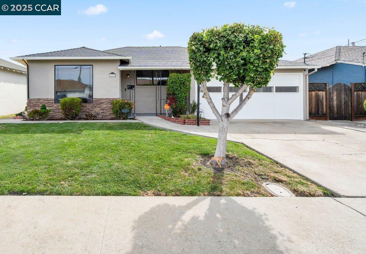 Property Photo: 14550 Acacia St CA 94579