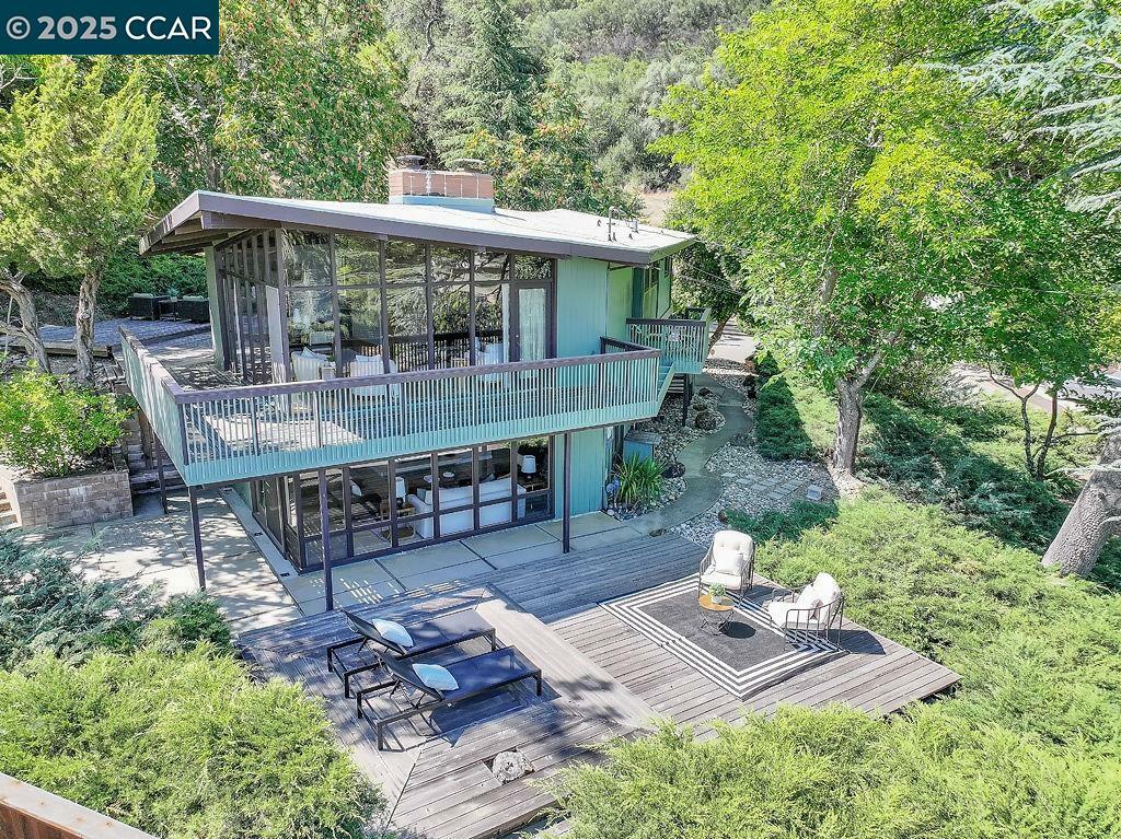 Property Photo: 180 Gordon Way CA 94553