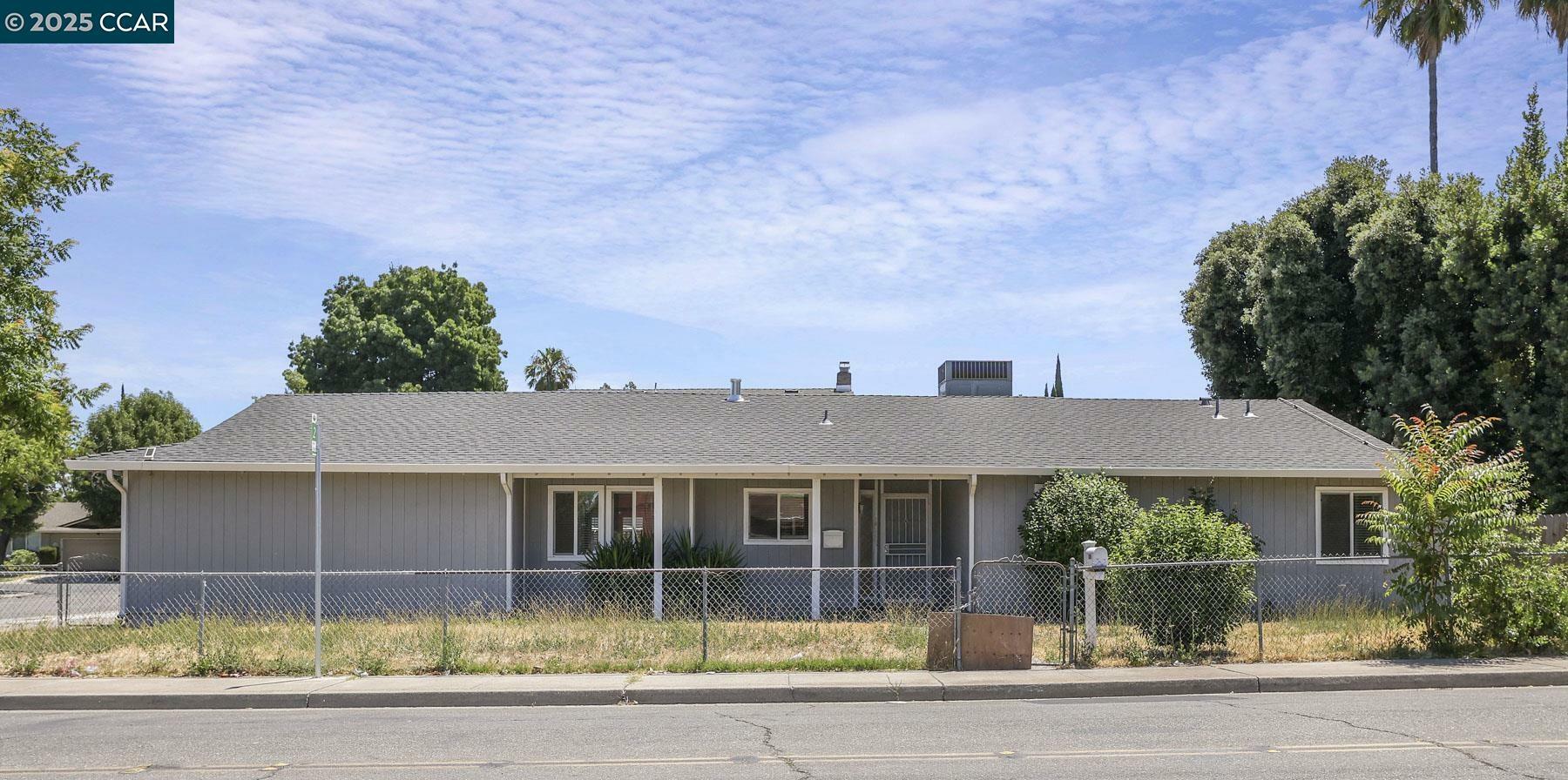 Property Photo: 7086 Plymouth Rd CA 95207